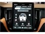 Volvo XC60 2.0 T8 AWD 335kW/456pk Aut8 Plug-in hybrid Plus Dark HARMAN/KARDON + 360 CAMERA + BLIS + LANE ASSIST + STOELVERWARMING V&A + STUURVERWARMING + ADAPT.CRUISE + PILOT ASSIST + LED MET GLA + PD-GLASS + KEYLESS ENTRY&GO + PARKSENSOREN V&A + 19" LM-VELGEN!!