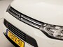 Mitsubishi Outlander 2.0 PHEV Deluxe 203Pk Automaat (SCHUIFDAK, NAVIGATIE, CAMERA, LEDER, ELEK SPORTSTOELEN, STOELVERWARMING, KEYLESS, TREKHAAK, ELEK ACHTERKLEP, GETINT GLAS, NIEUWSTAAT)