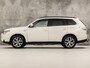 Mitsubishi Outlander 2.0 PHEV Deluxe 203Pk Automaat (SCHUIFDAK, NAVIGATIE, CAMERA, LEDER, ELEK SPORTSTOELEN, STOELVERWARMING, KEYLESS, TREKHAAK, ELEK ACHTERKLEP, GETINT GLAS, NIEUWSTAAT)