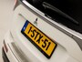 Mitsubishi Outlander 2.0 PHEV Deluxe 203Pk Automaat (SCHUIFDAK, NAVIGATIE, CAMERA, LEDER, ELEK SPORTSTOELEN, STOELVERWARMING, KEYLESS, TREKHAAK, ELEK ACHTERKLEP, GETINT GLAS, NIEUWSTAAT)
