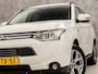 Mitsubishi Outlander 2.0 PHEV Deluxe 203Pk Automaat (SCHUIFDAK, NAVIGATIE, CAMERA, LEDER, ELEK SPORTSTOELEN, STOELVERWARMING, KEYLESS, TREKHAAK, ELEK ACHTERKLEP, GETINT GLAS, NIEUWSTAAT)