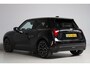 MINI Mini Electric Cooper SE Favoured M 54.2 kWh | panoramadak | head-up | jcw seats | achteruitrijcamera | keyless entry