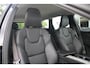 Volvo XC60 2.0 B5 AWD Inscription *Eerste eigenaar, dealer onderhouden* Adaptieve Cruise Control met Pilot Assist | Elektrische voorstoelen met geheugen | Lederen Bekleding | Verwarmbare voorstoelen + Stuurwiel | Alarmklasse III | Semi-elektrische trekhaak | Park Assist voor + Achter | Parkeercamera achter | 19" Lichtmetalen wielen