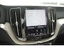Volvo XC60 2.0 B5 AWD Inscription *Eerste eigenaar, dealer onderhouden* Adaptieve Cruise Control met Pilot Assist | Elektrische voorstoelen met geheugen | Lederen Bekleding | Verwarmbare voorstoelen + Stuurwiel | Alarmklasse III | Semi-elektrische trekhaak | Park Assist voor + Achter | Parkeercamera achter | 19" Lichtmetalen wielen