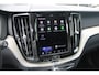 Volvo XC60 2.0 B5 AWD Inscription *Eerste eigenaar, dealer onderhouden* Adaptieve Cruise Control met Pilot Assist | Elektrische voorstoelen met geheugen | Lederen Bekleding | Verwarmbare voorstoelen + Stuurwiel | Alarmklasse III | Semi-elektrische trekhaak | Park Assist voor + Achter | Parkeercamera achter | 19" Lichtmetalen wielen