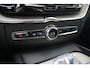 Volvo XC60 2.0 B5 AWD Inscription *Eerste eigenaar, dealer onderhouden* Adaptieve Cruise Control met Pilot Assist | Elektrische voorstoelen met geheugen | Lederen Bekleding | Verwarmbare voorstoelen + Stuurwiel | Alarmklasse III | Semi-elektrische trekhaak | Park Assist voor + Achter | Parkeercamera achter | 19" Lichtmetalen wielen