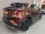 Toyota C-HR / C-HR+ 1.8 Hybrid BI-Tone Plus JBL Leder Led Clima Navi Cruise Carplay Incl 12Mnd Garantie