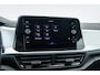 Volkswagen T-Roc 1.5 TSI Life nlauto Stoelverwarming | PDC | Adaptive cruise | Dab | Digitaal dashboard | Carplay
