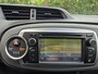 Toyota Yaris 1.0 VVT-i Aspiration | 2E EIGENAAR | 12MND GARANTIE | NAVI | CAMERA | AIRCO | NW APK |