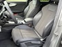 Audi A4 Avant 35 TFSI 150pk S edition Competition S-Tronic / Navigatie / Black Optiek / Parkeersensoren
