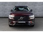 Volvo XC60 2.0 T6 Plug-in Hybrid AWD Plus Dark | PHEV | Trekhaak | Panoramadak | Head-up Display | 360 Graden Camera | Keyless Entry | Elektrische Achterklep | Elektrisch Verstelbare Voorstoelen | Stoelverwarming voor en achter | Cruise Control Adaptief | BLIS | Apple Carplay | Android Auto