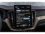 Volvo XC60 2.0 T6 Plug-in Hybrid AWD Plus Dark | PHEV | Trekhaak | Panoramadak | Head-up Display | 360 Graden Camera | Keyless Entry | Elektrische Achterklep | Elektrisch Verstelbare Voorstoelen | Stoelverwarming voor en achter | Cruise Control Adaptief | BLIS | Apple Carplay | Android Auto