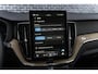 Volvo XC60 2.0 T6 Plug-in Hybrid AWD Plus Dark | PHEV | Trekhaak | Panoramadak | Head-up Display | 360 Graden Camera | Keyless Entry | Elektrische Achterklep | Elektrisch Verstelbare Voorstoelen | Stoelverwarming voor en achter | Cruise Control Adaptief | BLIS | Apple Carplay | Android Auto