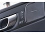Volvo XC60 2.0 T6 Plug-in Hybrid AWD Plus Dark | PHEV | Trekhaak | Panoramadak | Head-up Display | 360 Graden Camera | Keyless Entry | Elektrische Achterklep | Elektrisch Verstelbare Voorstoelen | Stoelverwarming voor en achter | Cruise Control Adaptief | BLIS | Apple Carplay | Android Auto