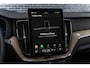 Volvo XC60 2.0 T6 Plug-in Hybrid AWD Plus Dark | PHEV | Trekhaak | Panoramadak | Head-up Display | 360 Graden Camera | Keyless Entry | Elektrische Achterklep | Elektrisch Verstelbare Voorstoelen | Stoelverwarming voor en achter | Cruise Control Adaptief | BLIS | Apple Carplay | Android Auto