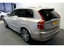 Volvo XC90 2.0 T8 AWD 335kW/455pk Aut8 Recharge Long Range Ultimate Bright 7P LUCHTVERING + BOWERS&WILKINS + PANORAMADAK + STOEL-&STUURVERWARMING + STOELMASSAGE + ADAPT.CRUISE + PILOT ASSIST + BLIS + GOOGLE DASH&SERVICES + 360 CAMERA + PARKSENSOREN V&A + 21" LM-VELG