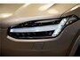 Volvo XC90 2.0 T8 AWD 335kW/455pk Aut8 Recharge Long Range Ultimate Bright 7P LUCHTVERING + BOWERS&WILKINS + PANORAMADAK + STOEL-&STUURVERWARMING + STOELMASSAGE + ADAPT.CRUISE + PILOT ASSIST + BLIS + GOOGLE DASH&SERVICES + 360 CAMERA + PARKSENSOREN V&A + 21" LM-VELG