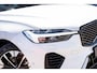 Volvo XC60 2.0 T6 Plug-in Hybrid AWD Ultra Dark PHEV | Trekhaak | Luchtvering | Harman Kardon Audio | Panoramadak | Head-up Display | 360 Graden Camera | Keyless Entry | Elektrische Achterklep | Elektrisch Verstelbare Voorstoelen | Navigatie | Stoelverwarming voor en achter