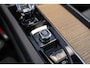 Volvo XC60 2.0 T6 Plug-in Hybrid AWD Ultra Dark PHEV | Trekhaak | Luchtvering | Harman Kardon Audio | Panoramadak | Head-up Display | 360 Graden Camera | Keyless Entry | Elektrische Achterklep | Elektrisch Verstelbare Voorstoelen | Navigatie | Stoelverwarming voor en achter