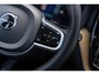 Volvo XC60 2.0 T6 Plug-in Hybrid AWD Ultra Dark PHEV | Trekhaak | Luchtvering | Harman Kardon Audio | Panoramadak | Head-up Display | 360 Graden Camera | Keyless Entry | Elektrische Achterklep | Elektrisch Verstelbare Voorstoelen | Navigatie | Stoelverwarming voor en achter