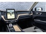 Volvo XC60 2.0 T6 Plug-in Hybrid AWD Ultra Dark PHEV | Trekhaak | Luchtvering | Harman Kardon Audio | Panoramadak | Head-up Display | 360 Graden Camera | Keyless Entry | Elektrische Achterklep | Elektrisch Verstelbare Voorstoelen | Navigatie | Stoelverwarming voor en achter