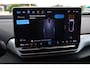 Volkswagen ID.5 Pro Business 77 kWh SOH 97,91% | 286PK / 210kW, Harman & Kardon multimedia pakket plus, navigatie, LED Matrix (IQ.Lights), lederen / alcantara bekleding, verwarmbare voorstoelen, verwarmbaar multifunctioneel lederen stuurwiel, 20" 'Drammen' LMV, keyless go & entry, achteruitrijcamera (rear view), parkeersensoren voor en achter (pdc), adaptieve cruise control (acc), Apple Carplay & Android Auto, sfeerverlichting, elektrische achterklep, elektrisch verstel-, verwarm- en inklapbare buitenspiegels etc.