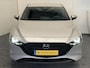Mazda 3 2.0 e-SKYACTIV-G M HYBRID 122 EXCLUSIVE-LINE NAVIGATIE 360 CAMERA ADAPTIVE CRUISE CONTROL HEAD-UP DISPLAY APPLE CARPLAY/ANDROID RIJSTROOKSENSOREN DODEHOEKSENSOREN ZEER MOOI !!