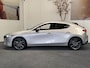 Mazda 3 2.0 e-SKYACTIV-G M HYBRID 122 EXCLUSIVE-LINE NAVIGATIE 360 CAMERA ADAPTIVE CRUISE CONTROL HEAD-UP DISPLAY APPLE CARPLAY/ANDROID RIJSTROOKSENSOREN DODEHOEKSENSOREN ZEER MOOI !!