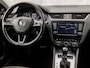 Skoda Octavia Combi 1.0 TSI Sport Automaat (APPLE CARPLAY, NAVIGATIE, CLIMATE, XENON, STOELVERWARMING, SPORTSTOELEN, KEYLESS, GETINT GLAS, CRUISE, PARKEERSENSOREN, NIEUWSTAAT)