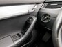 Skoda Octavia Combi 1.0 TSI Sport Automaat (APPLE CARPLAY, NAVIGATIE, CLIMATE, XENON, STOELVERWARMING, SPORTSTOELEN, KEYLESS, GETINT GLAS, CRUISE, PARKEERSENSOREN, NIEUWSTAAT)