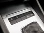 Skoda Octavia Combi 1.0 TSI Sport Automaat (APPLE CARPLAY, NAVIGATIE, CLIMATE, XENON, STOELVERWARMING, SPORTSTOELEN, KEYLESS, GETINT GLAS, CRUISE, PARKEERSENSOREN, NIEUWSTAAT)