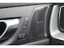 Volvo XC60 2.0 T6 Plug-in Hybrid AWD Plus Dark | PHEV Long Range | Harman Kardon Audio | Panoramadak | 360 Graden Camera | Parkeersensoren | Keyless Entry | Elektrische Achterklep | Elektrisch Verstelbare Voorstoelen | Navigatie | LED Koplampen Adaptief