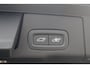 Volvo XC60 2.0 T6 Plug-in Hybrid AWD Plus Dark | PHEV Long Range | Harman Kardon Audio | Panoramadak | 360 Graden Camera | Parkeersensoren | Keyless Entry | Elektrische Achterklep | Elektrisch Verstelbare Voorstoelen | Navigatie | LED Koplampen Adaptief