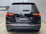 Volkswagen Tiguan 1.5 TSI Life Business / 7 Persoons / Digitale Cockpit / Trekhaak / Achteruitrijcamera / Parkeersensoren V + A  /  Achterklep elektrisch / Lane Assist