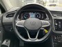 Volkswagen Tiguan 1.5 TSI Life Business / 7 Persoons / Digitale Cockpit / Trekhaak / Achteruitrijcamera / Parkeersensoren V + A  /  Achterklep elektrisch / Lane Assist