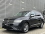 Volkswagen Tiguan 1.5 TSI Life Business / 7 Persoons / Digitale Cockpit / Trekhaak / Achteruitrijcamera / Parkeersensoren V + A  /  Achterklep elektrisch / Lane Assist