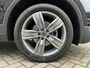 Volkswagen Tiguan 1.5 TSI Life Business / 7 Persoons / Digitale Cockpit / Trekhaak / Achteruitrijcamera / Parkeersensoren V + A  /  Achterklep elektrisch / Lane Assist