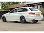 BMW 5-Serie Touring 528i High Executive Panoramadak I Soft Close I Adaptive Cruise I Hifi I Head Up I Mineralweiss I NL Auto I NAP