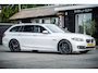 BMW 5-Serie Touring 528i High Executive Panoramadak I Soft Close I Adaptive Cruise I Hifi I Head Up I Mineralweiss I NL Auto I NAP