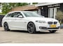 BMW 5-Serie Touring 528i High Executive Panoramadak I Soft Close I Adaptive Cruise I Hifi I Head Up I Mineralweiss I NL Auto I NAP
