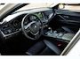 BMW 5-Serie Touring 528i High Executive Panoramadak I Soft Close I Adaptive Cruise I Hifi I Head Up I Mineralweiss I NL Auto I NAP