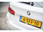 BMW 5-Serie Touring 528i High Executive Panoramadak I Soft Close I Adaptive Cruise I Hifi I Head Up I Mineralweiss I NL Auto I NAP