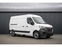 Renault Master Bleu DCI 135PK | L2H2 | Nieuw | Navi | 3-Zits | LED | Cruise | Airco
