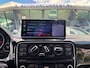 Volkswagen Up! 1.0 cross up! BlueMotion, Carplay, 17"wielen, Super sound systeem.