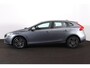 Volvo V40 T2 Nordic+ - Parkeerverwarming - LED-koplampen - Parkeersensoren achter - Verwarmde voorstoelen - Volvo On Call - Navigatie - High performance audio - 16' LMV