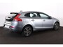 Volvo V40 T2 Nordic+ - Parkeerverwarming - LED-koplampen - Parkeersensoren achter - Verwarmde voorstoelen - Volvo On Call - Navigatie - High performance audio - 16' LMV