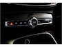 Volvo XC40 1.5 T4 Plug-in Hybrid 155kW/211pk DCT7 Ultimate Dark PANORAMADAK + HARMAN/KARDON + LEER/ALCANTARA + CRUISE + NAVI SENSUS + LANE ASSIST + EL.STOELEN + STOEL-&STUURVERWARMING + CAMERA + KEYLESS + PARKSENSOREN V&A + 19” LM-VELGEN!!