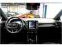 Volvo XC40 1.5 T4 Plug-in Hybrid 155kW/211pk DCT7 Ultimate Dark PANORAMADAK + HARMAN/KARDON + LEER/ALCANTARA + CRUISE + NAVI SENSUS + LANE ASSIST + EL.STOELEN + STOEL-&STUURVERWARMING + CAMERA + KEYLESS + PARKSENSOREN V&A + 19” LM-VELGEN!!