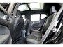 Volvo XC40 1.5 T4 Plug-in Hybrid 155kW/211pk DCT7 Ultimate Dark PANORAMADAK + HARMAN/KARDON + LEER/ALCANTARA + CRUISE + NAVI SENSUS + LANE ASSIST + EL.STOELEN + STOEL-&STUURVERWARMING + CAMERA + KEYLESS + EL.TREKHAAK + PARKSENSOREN V&A + 19” LM-VELGEN!!