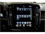 Volvo XC40 1.5 T4 Plug-in Hybrid 155kW/211pk DCT7 Ultimate Dark PANORAMADAK + HARMAN/KARDON + LEER/ALCANTARA + CRUISE + NAVI SENSUS + LANE ASSIST + EL.STOELEN + STOEL-&STUURVERWARMING + CAMERA + KEYLESS + PARKSENSOREN V&A + 19” LM-VELGEN!!
